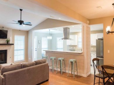 Spacious Destin Vacation Cottages Sleeps 50 Guests