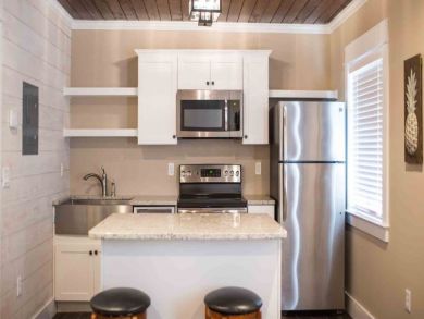 Spacious Destin Vacation Cottages Sleeps 50 Guests