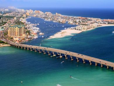 Spacious Destin Vacation Cottages Sleeps 50 Guests