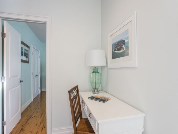 Lovely 4 Bedroom Home w/Pool & Spa Sleeps 10 Walk to Beach