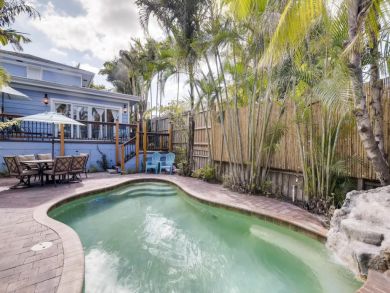 West Palm Beach Vacation Home Sleeps 10 Guests