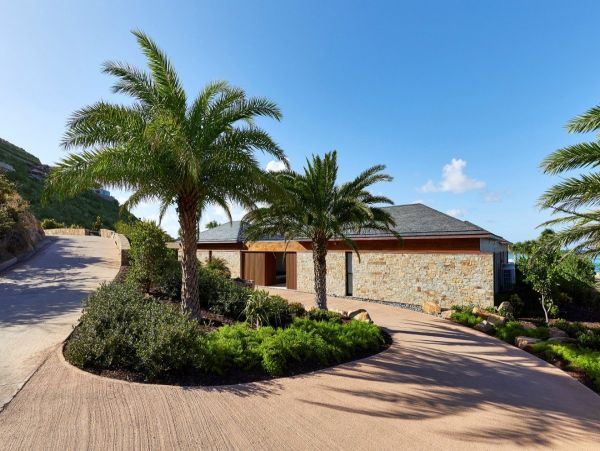 Gorgeous Vacation Rental Located on Beach with Ocean Views