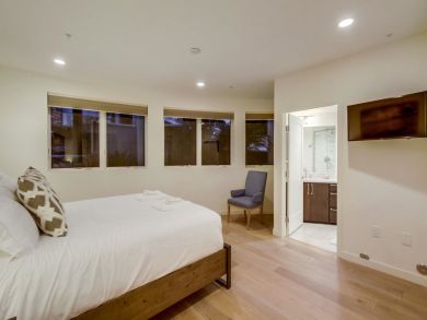 Stunning Condo with Breathtaking Views in La Jolla Stunning Condo with Breathtaking Views in La Jolla