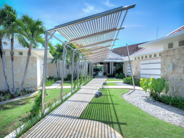 Private 6 Bedroom Cottage Villa