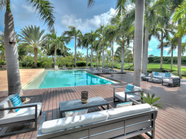 Private 6 Bedroom Cottage Villa