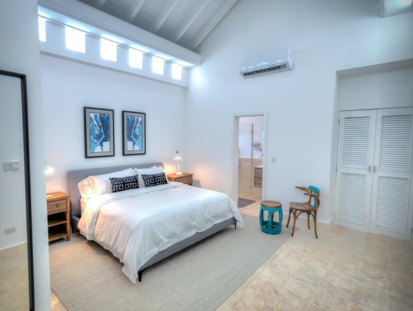 Private 6 Bedroom Cottage Villa