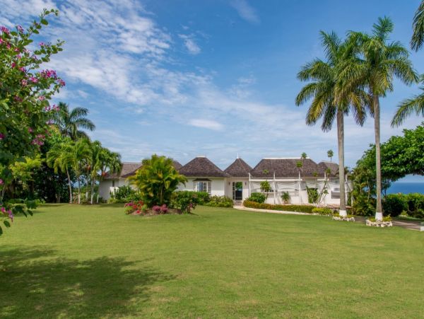 The Ultimate Jamaica Luxury Pool Villa Staff Call Today
