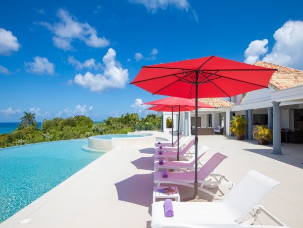 Luxury Vacation Villa in St. Maarten with Amazing Ocean Views