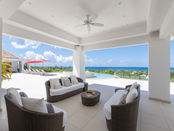 Luxury Vacation Villa in St. Maarten with Amazing Ocean Views