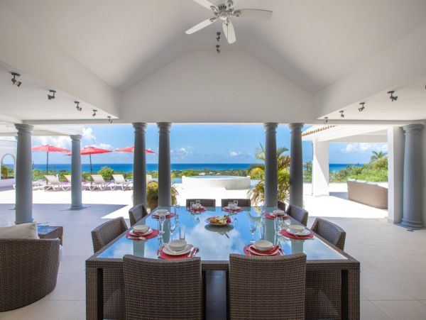 Luxury Vacation Villa in St. Maarten with Amazing Ocean Views