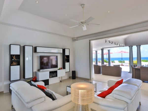 Luxury Vacation Villa in St. Maarten with Amazing Ocean Views