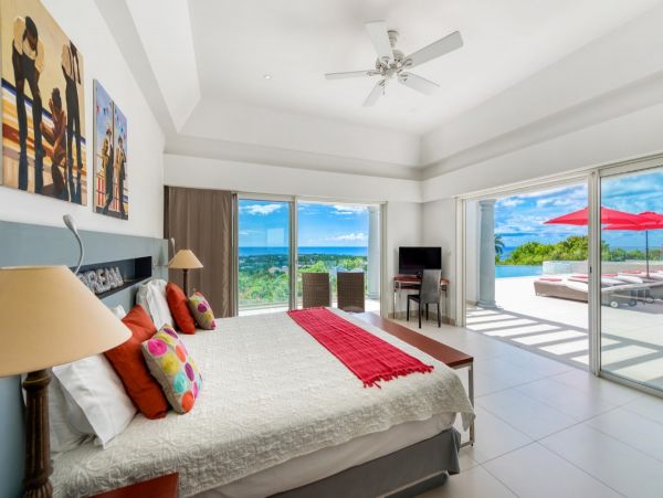 Luxury Vacation Villa in St. Maarten with Amazing Ocean Views