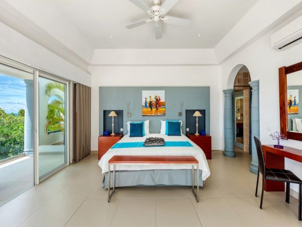 Luxury Vacation Villa in St. Maarten with Amazing Ocean Views