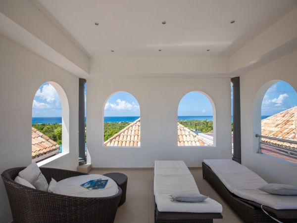 Luxury Vacation Villa in St. Maarten with Amazing Ocean Views