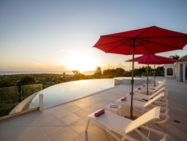 Luxury Vacation Villa in St. Maarten with Amazing Ocean Views