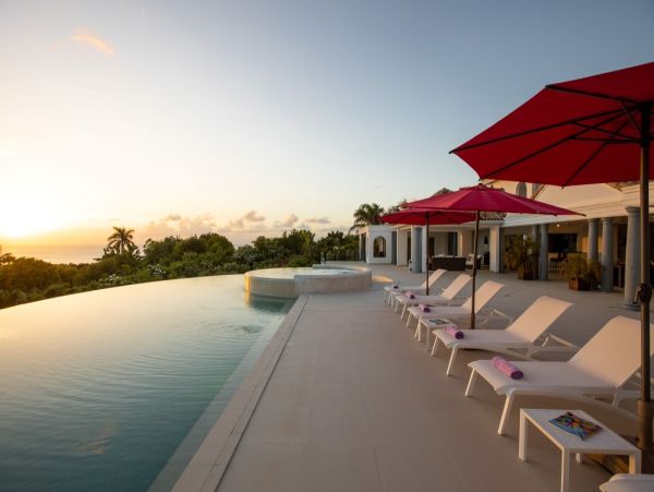 Luxury Vacation Villa in St. Maarten with Amazing Ocean Views