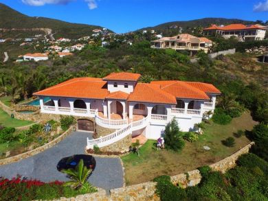 ST. MARTIN 5 BEDROOM 4.5 BATH POOL VILLA
