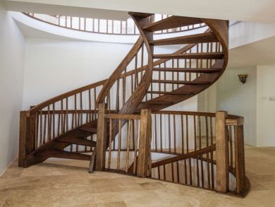 Beautiful Six Bedroom on Trou Rolland Bay