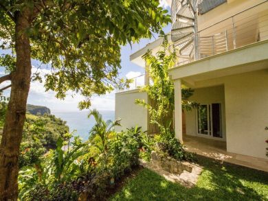 Beautiful Six Bedroom on Trou Rolland Bay