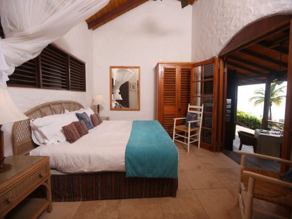 Oceanfront 4 Bedroom Home Sleeps 8 Guests in St. Lucia