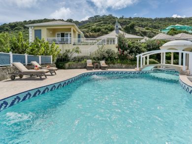Large 4 Bedroom Ocean View Estate