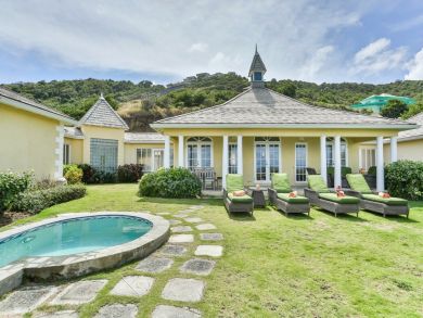 Large 4 Bedroom Ocean View Estate