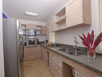 Large 4 Bedroom Ocean View Estate