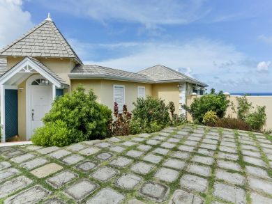 Large 4 Bedroom Ocean View Estate