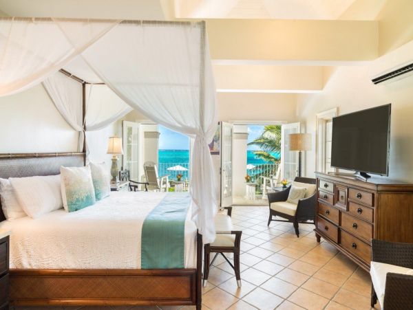 On Beach Turks and Caicos Vacation Home Private Pool