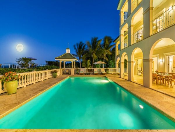On Beach Turks and Caicos Vacation Home Private Pool