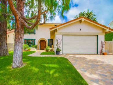 Private 4 Bedroom Family Home with Hot Tub & Huge Back Yard