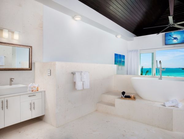 Romantic Villa for Two on Taylor Bay Beach