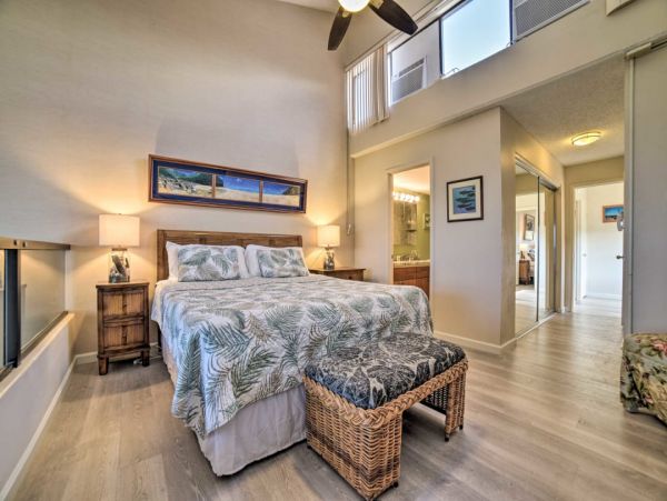 Ocean View Penthouse with Pool & Hot Tub Access in Lahaina
