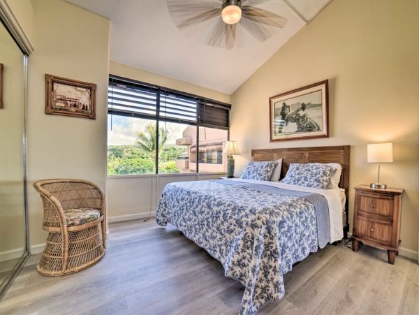 Ocean View Penthouse with Pool & Hot Tub Access in Lahaina