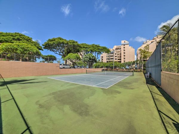 Ocean View Penthouse with Pool & Hot Tub Access in Lahaina