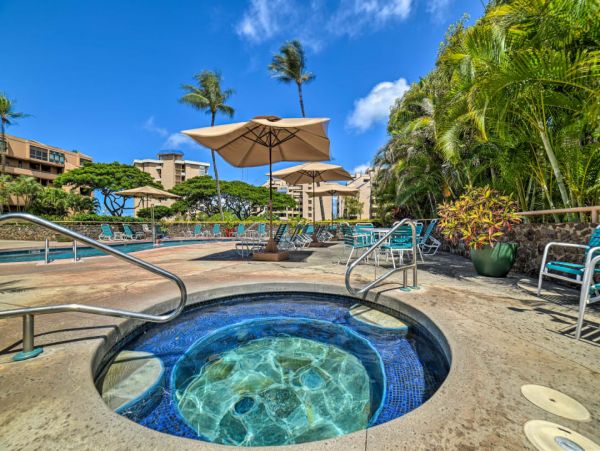Ocean View Penthouse with Pool & Hot Tub Access in Lahaina