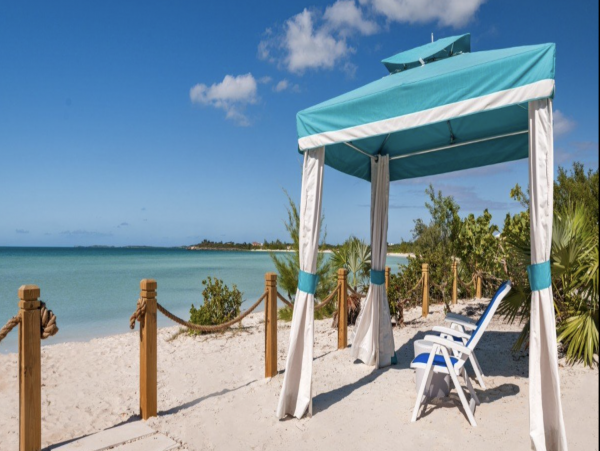 Gorgeous Beach Front Home with 4 Bedrooms