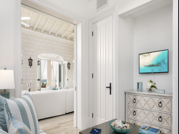 Gorgeous Beach Front Home with 4 Bedrooms