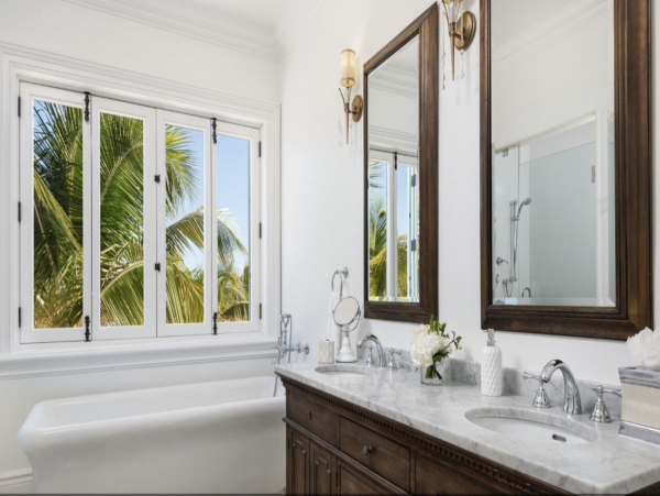 Gorgeous Beach Front Home with 4 Bedrooms