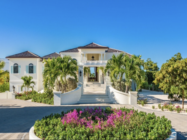 Gorgeous Beach Front Home with 4 Bedrooms