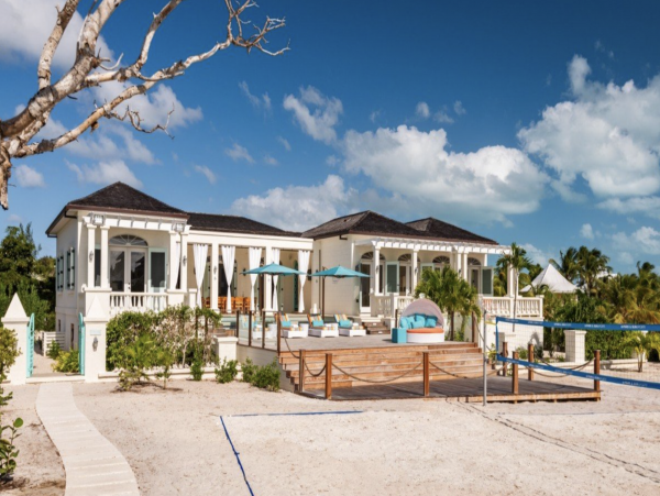 Gorgeous Beach Front Home with 4 Bedrooms