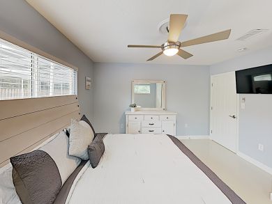 Anna Maria Island Vacation Pool Home Sleeps 8 Guests