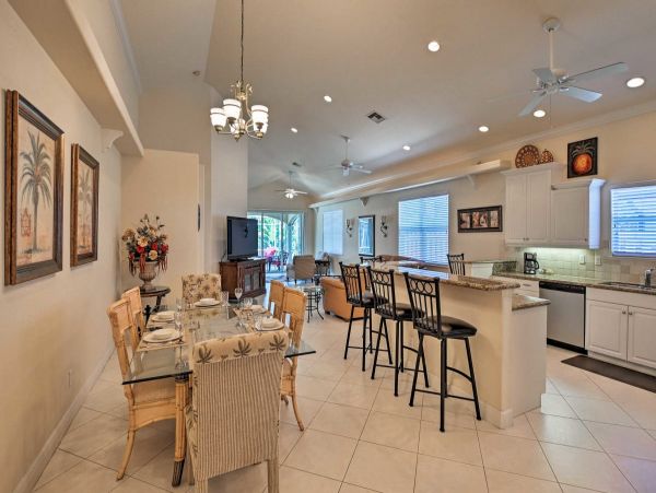 Naples 4 Bedroom Home Private Heated Saltwater Pool & Lanai