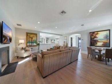 Naples Vacation Rental Sleeps 10 Guests Short Walk to Beach
