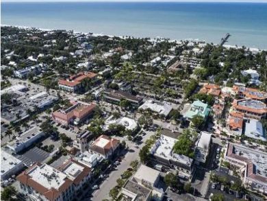 Naples Vacation Rental Sleeps 10 Guests Short Walk to Beach