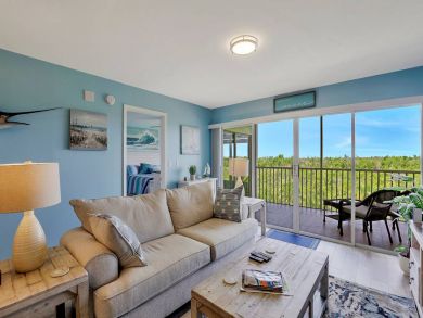 Peaceful Third Floor Two Bedroom Getaway Communal Pool & Spa