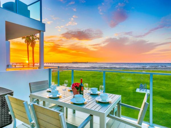 Beachfront Three Bedroom Rental Condo in Ocean Beach