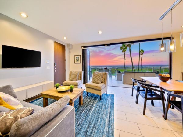 Beachfront Three Bedroom Rental Condo in Ocean Beach