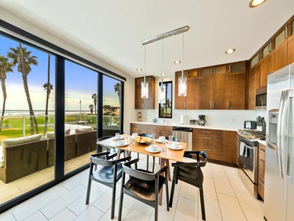 Beachfront Three Bedroom Rental Condo in Ocean Beach