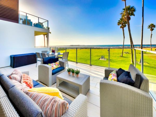 Beachfront Three Bedroom Rental Condo in Ocean Beach